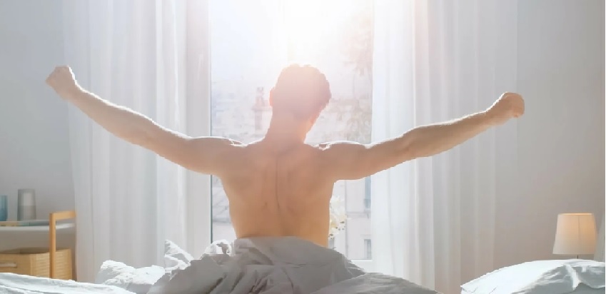 радуется солнцу