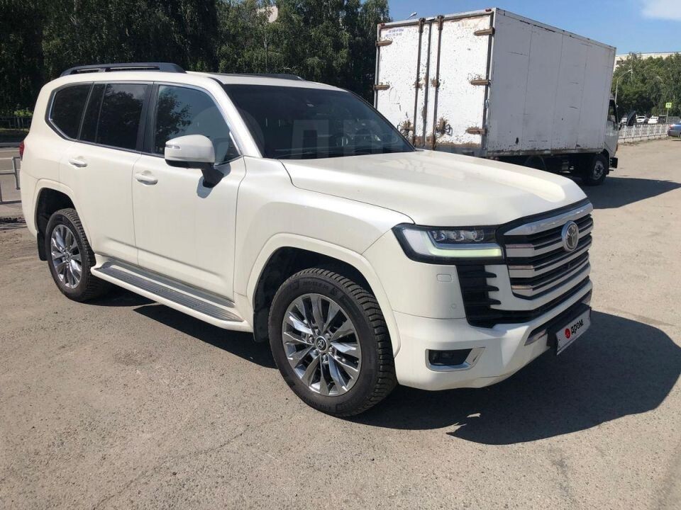    Toyota Land Cruiser за 15 млн рублей в Барнауле. Источник: drom.ru