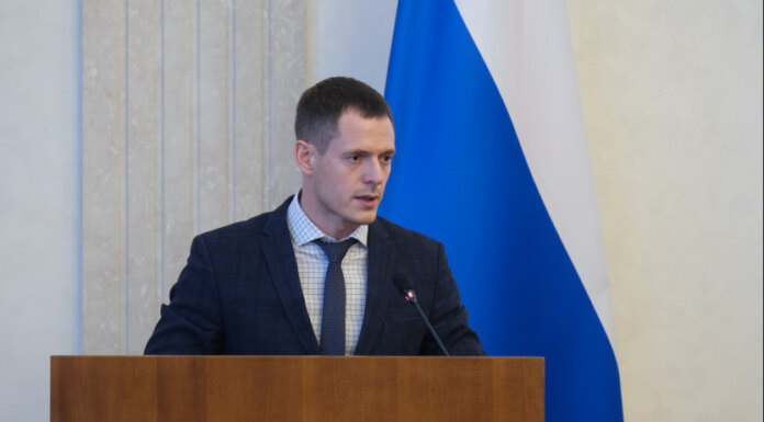    Принятие законопроекта, по словам Сергея Цукаря, позволит обеспечить качественной почтовой связью 22 000 человек и создаст 81 рабочее место. Фото: официальный сайт правительства Новосибирской области