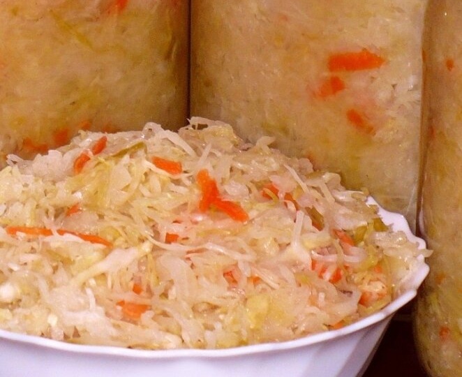Так капусту не квасят: 3 момента портят вкус, капуста горчит и слизкой бывает - а многие из зовут “правилами”. Шеф-повара советуют