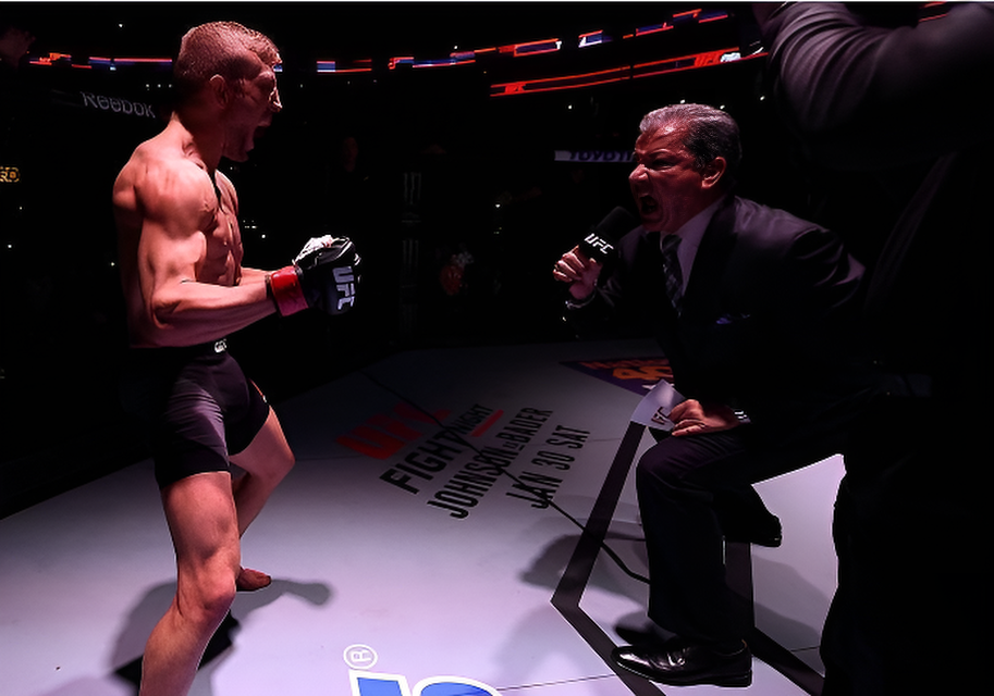 Брюс Баффер объявляет Ти Джея Диллашоу