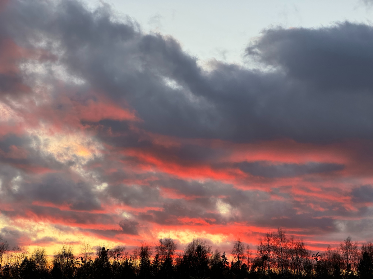 Закатное небо накануне вечером