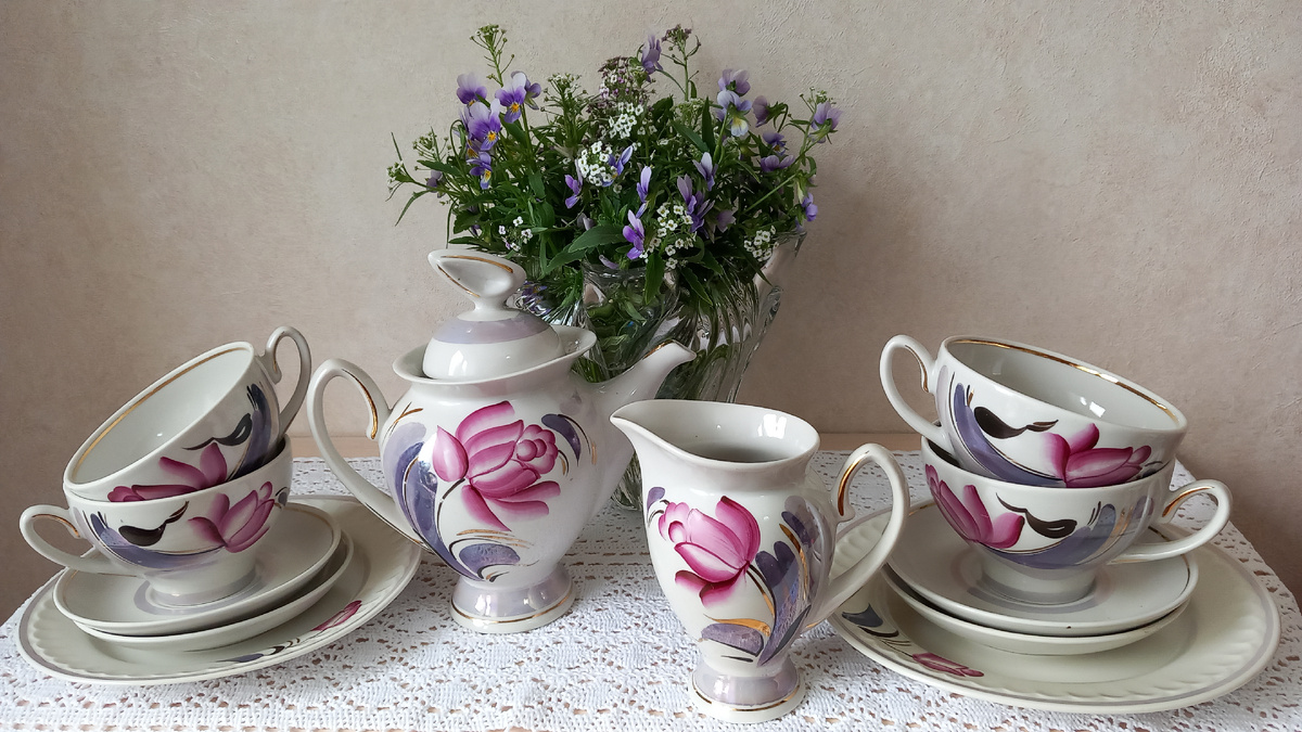 Красота  - ручная роспись, золото, идеальное состояние!