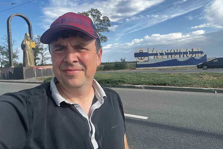    Андрей Терегулов: «Я из очень большой династии врачей Терегуловых, которые на протяжении XX–XXI веков служили и служат на благо нашей республики, страны. Я, насколько могу заглянуть в свою родословную, врач в пятом поколении. И Казань — это моя родина. Здесь я родился, учился»