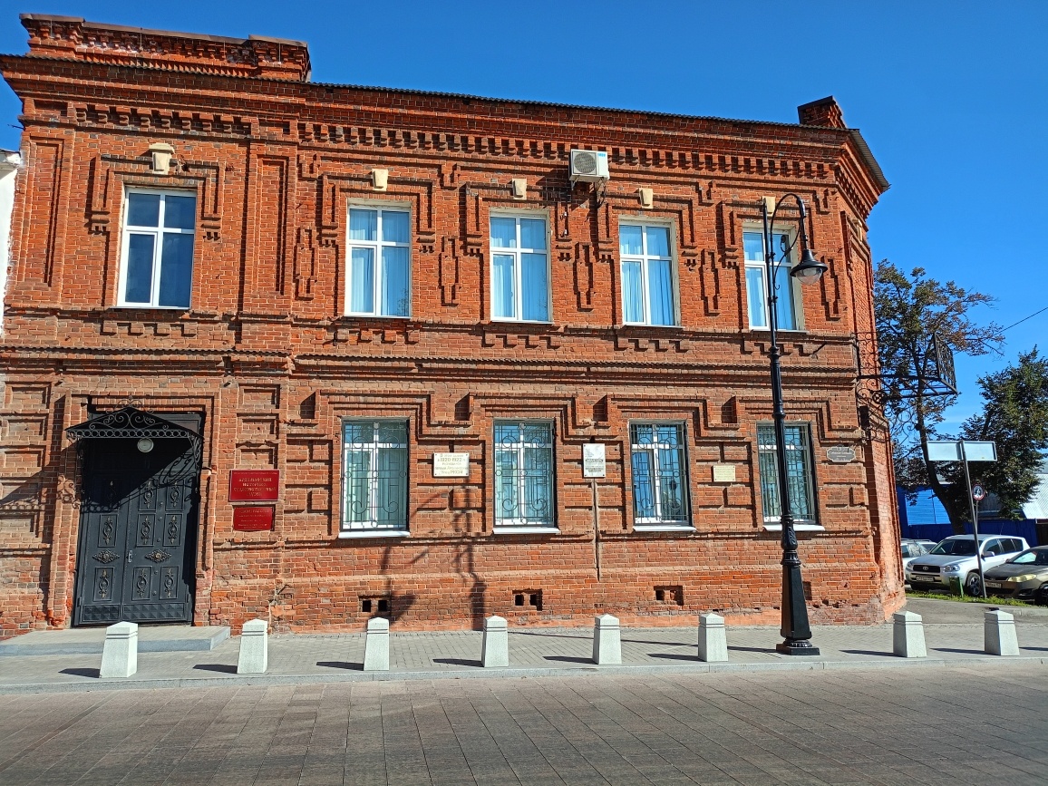 Фото автора.Музей, напротив мы и припарковались.