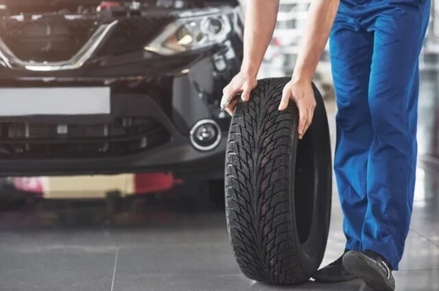    Почему москвичам рекомендуют поскорее «переобуть» свои автомобили?