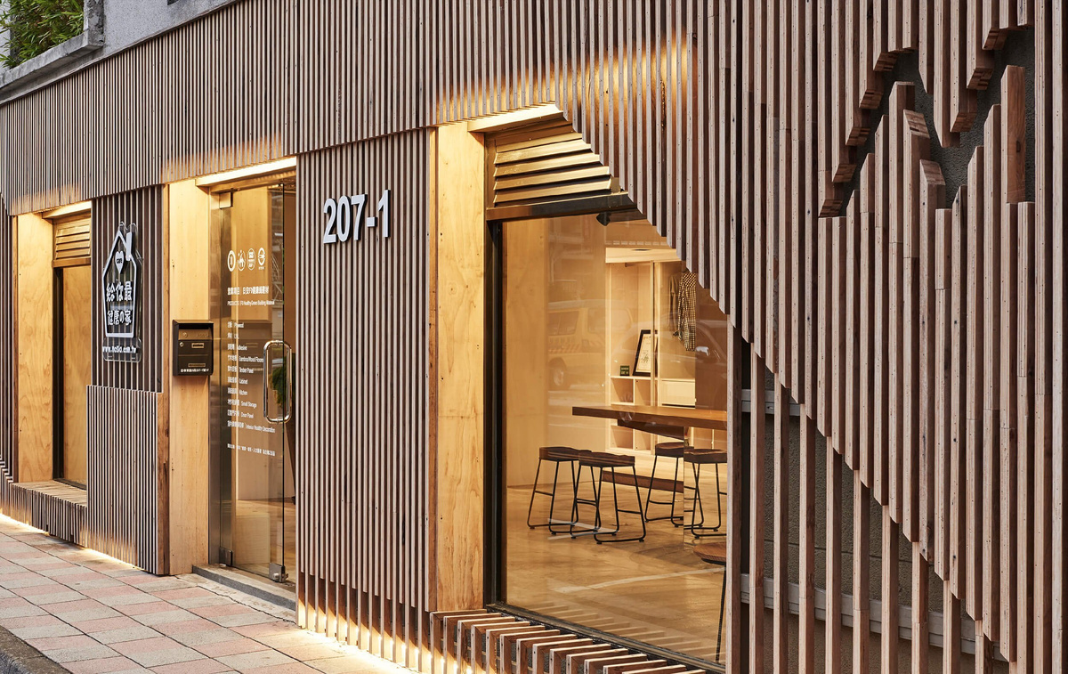 Пример реечного фасада из дерева