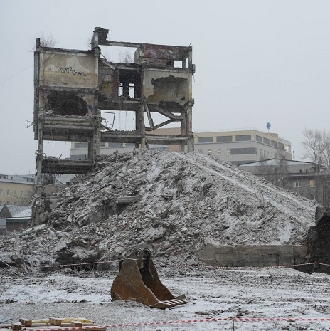 Вопрос строительства нового поликлинического комплекса Ивано-Матренинской детской клинической больницы на месте заброшенной картографической фабрики был поднят губернатором Иркутской области Игорем Кобзевым. Он посетил объект и ознакомился с текущими работами.