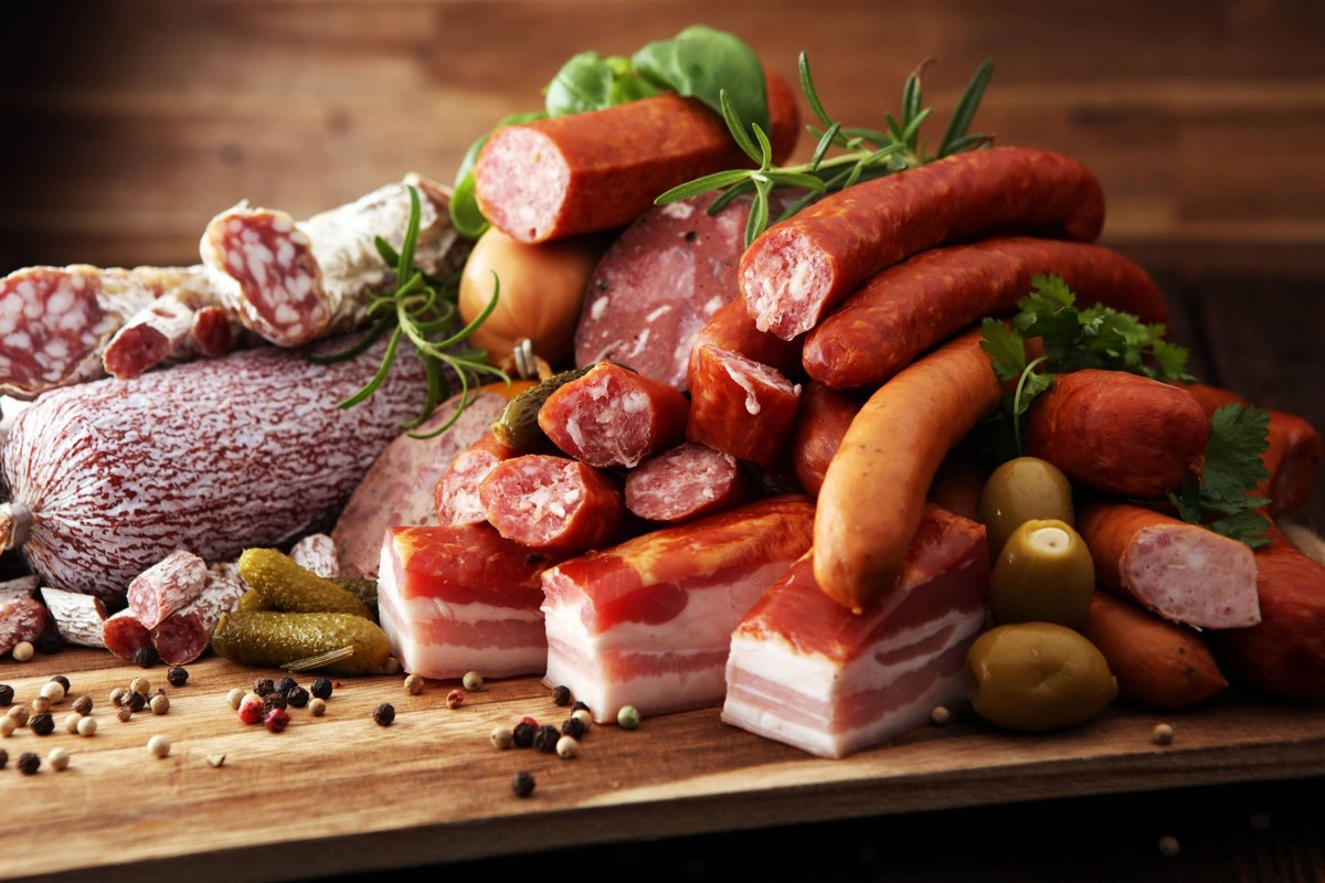 Вкусная еда на каждом шагу, фильмы и глупые видосики  на любой вкус и цвет. Жуй и смотри, смотри и жуй... Фото из интернета 