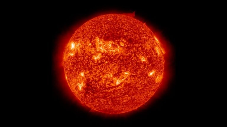    Сегодня на Землю обрушится очередная магнитная буря Оренбуржье