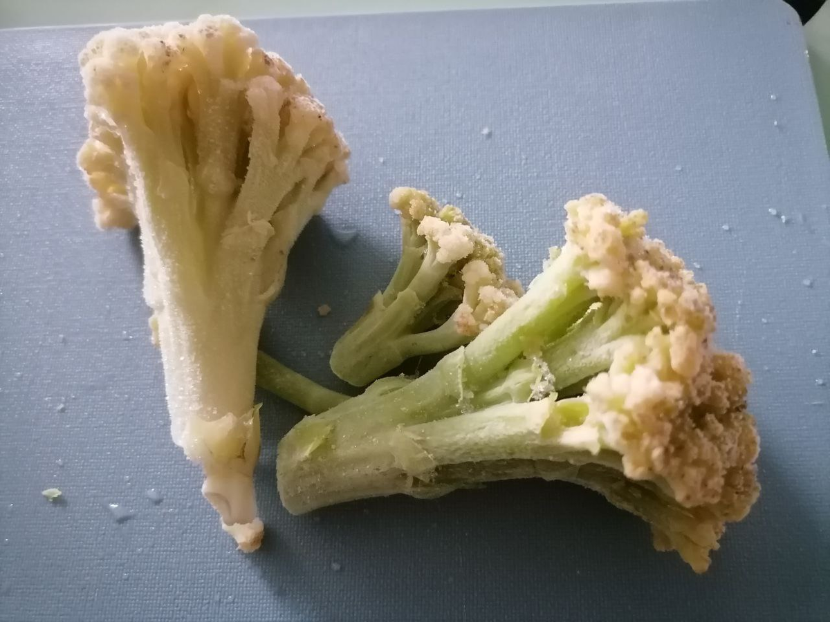 Замороженная спаржевая цветная капуста, даже перерастая, она не грубеет, фото автора