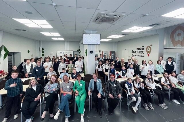    В этом году при поддержке регионального Центра «Мой бизнес» между отборочным этапом и финалом команда провела два обучающих акселератора. Фото: Из личного архивa/ Дарья Йосеф