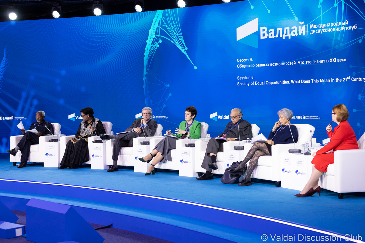 Участники сессии © Клуб «Валдай»