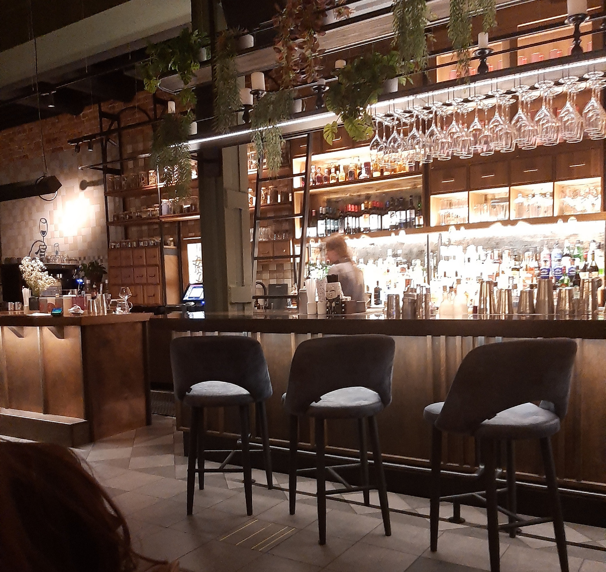 Барная стойка в ресторане