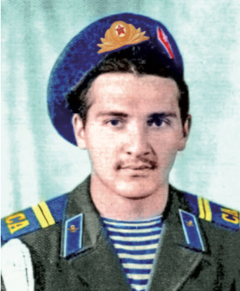 Командир отделения гвардии младший сержант Виктор Омельченко. В Афганистане зам. командира 2-го взвода 7-й роты.  