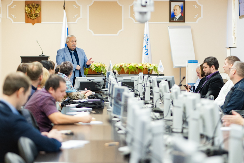 Открытие II Научной школы для учителей физики "Путь к звёздам". Выступает Сергей Киреев.