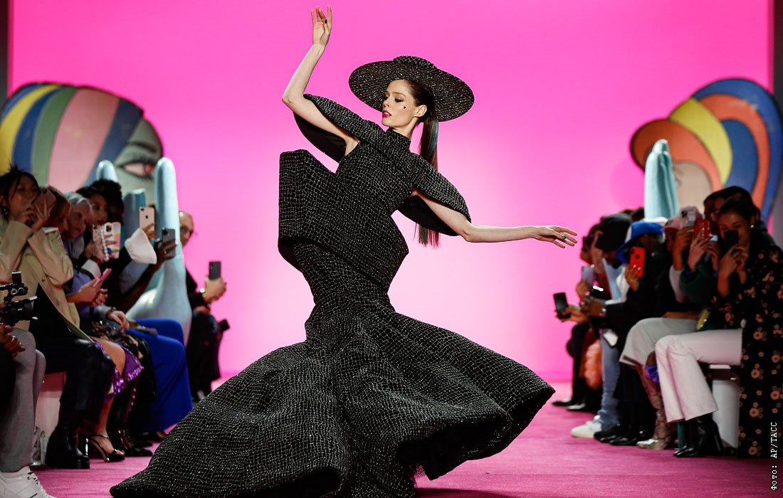 Это подборка для тех, кто так или иначе, хочет понять какого это, связать свою жизнь с жестоким миром моды.