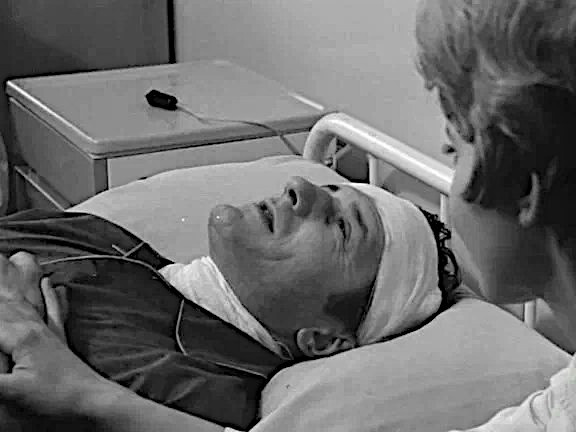 Кадр из фильма «Пропавшие банкноты» (1970 год, киностудия «Баррандов»)