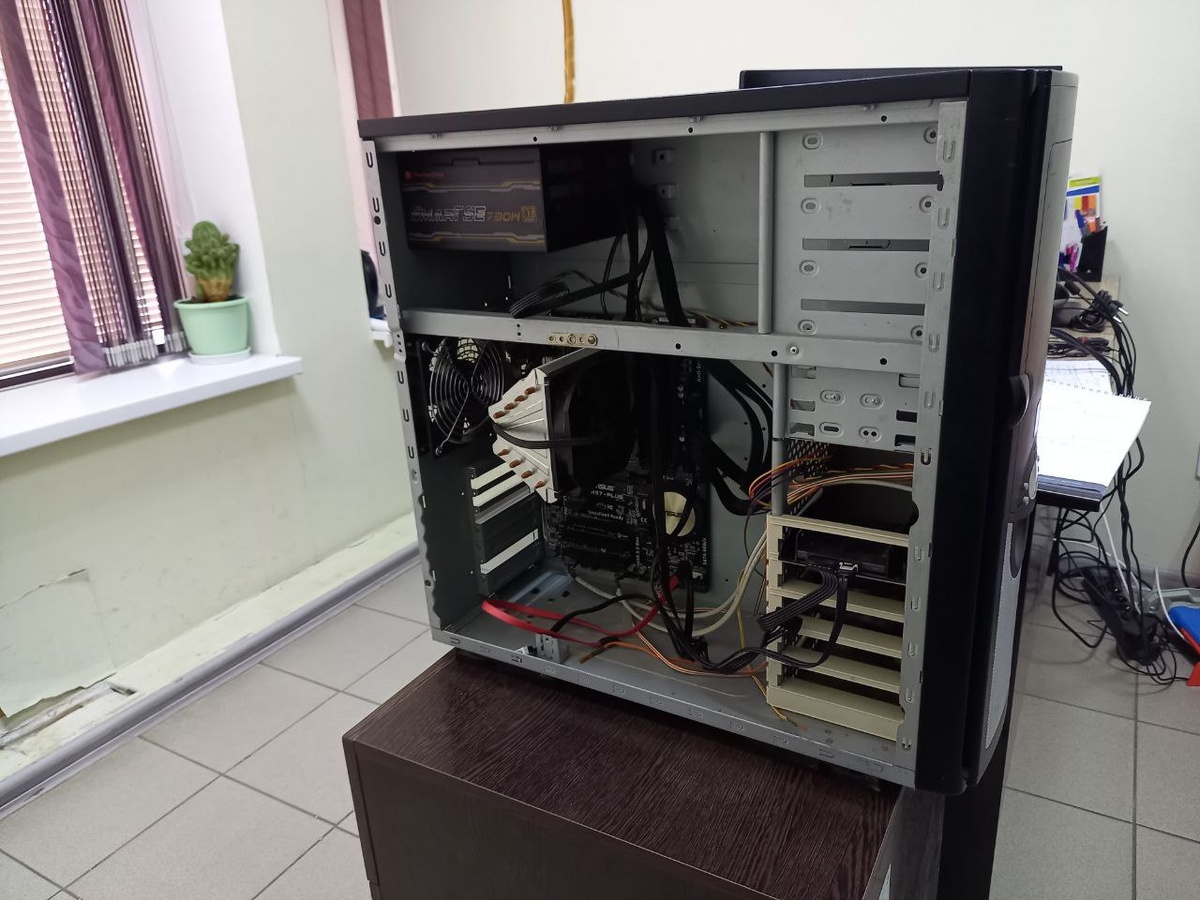 Смотрите, как просторно себя чувствует ATX-плата!