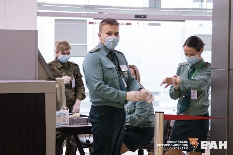    У модели были дорогие ювелирные украшения