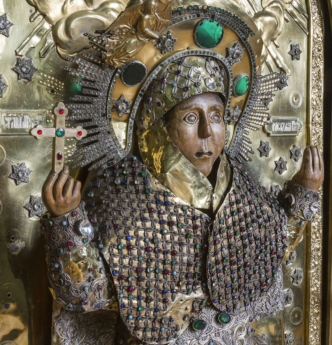 Скульптурная икона св. Параскевы Пятницы из Троицкого собора Александро-Невской Лавры. Дерево, горельеф, XVI - XIX вв.