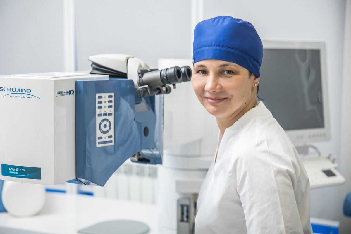 Она активно принимает участие в международных научных сообществах и конференциях по современным методам лазерной хирургии.