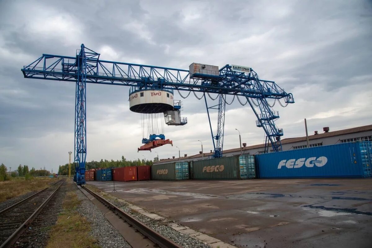    Более 4,8 млн тонн груза переработано на терминалах ГЖД за 10 месяцев