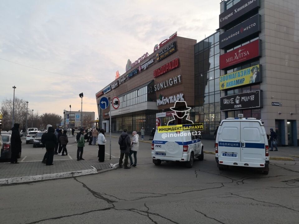    Эвакуация. Источник: Telegram-канал "Инцидент Барнаул"