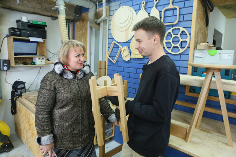    Глава минсоцразвития Оренбуржья встретилась с заключившими соцконтракт предпринимателями Алла Черкесатова