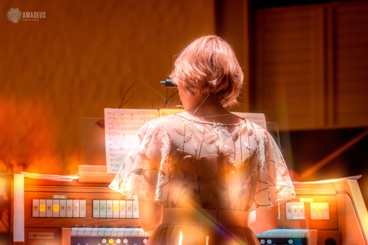 Орган при свечах 