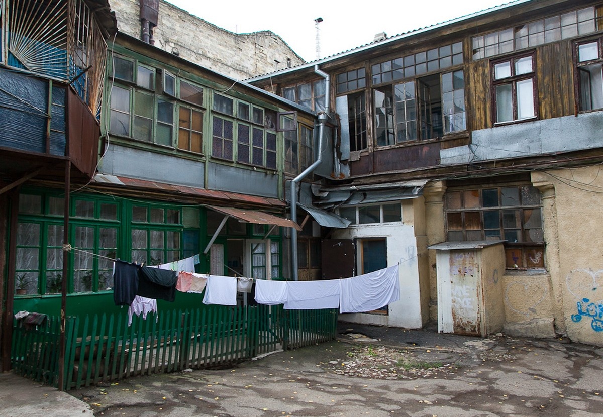 Симферопольский дворик (набор фото)