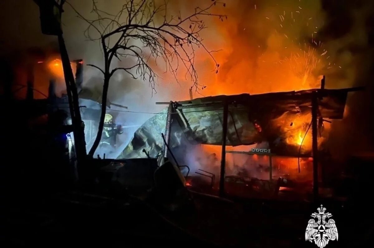    Из-за короткого замыкание загорелась постройка в Тверской области