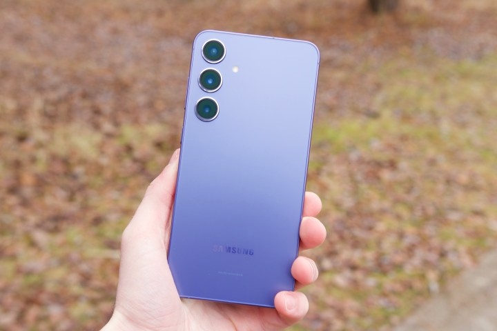 S24 Plus - это один из лучших смартфонов, которые вы можете приобрести в настоящее время