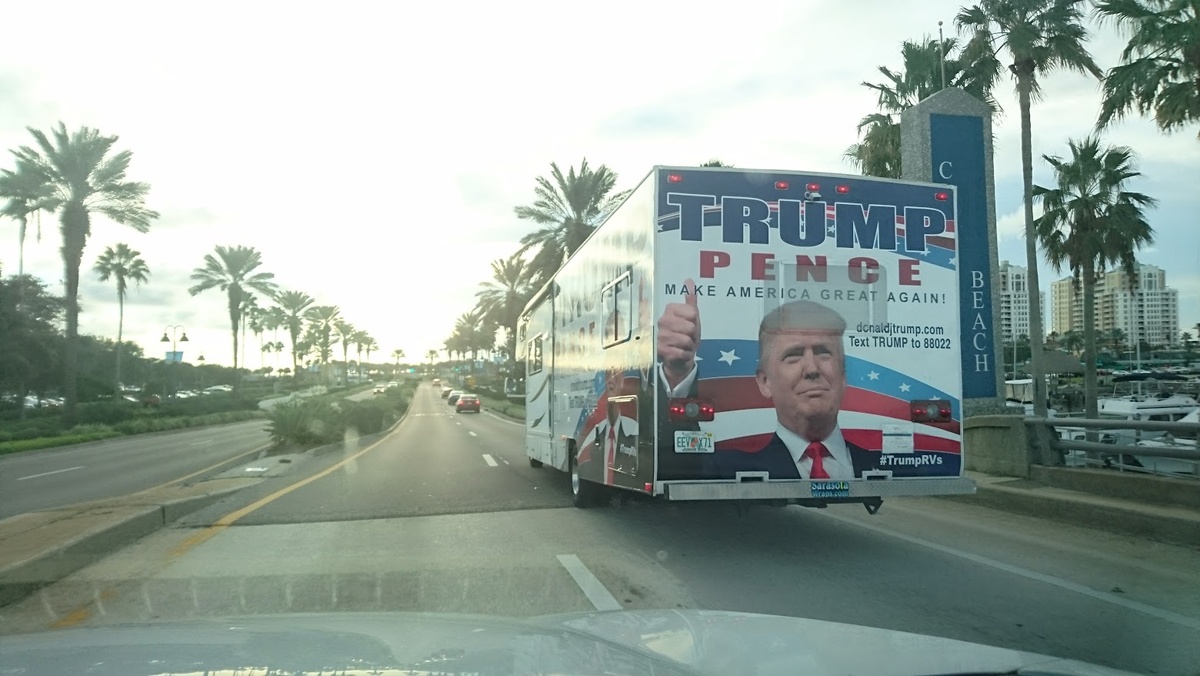 Предвыборная кампания за Трампа на дорогах Флориды, 2016 год, фото автора