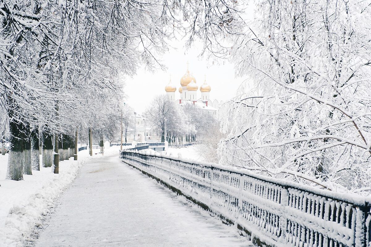 Русская зима особенно красива в старинных русских городах — такая новогодняя поездка запомнится надолго. Источник: Shutterstock📷
