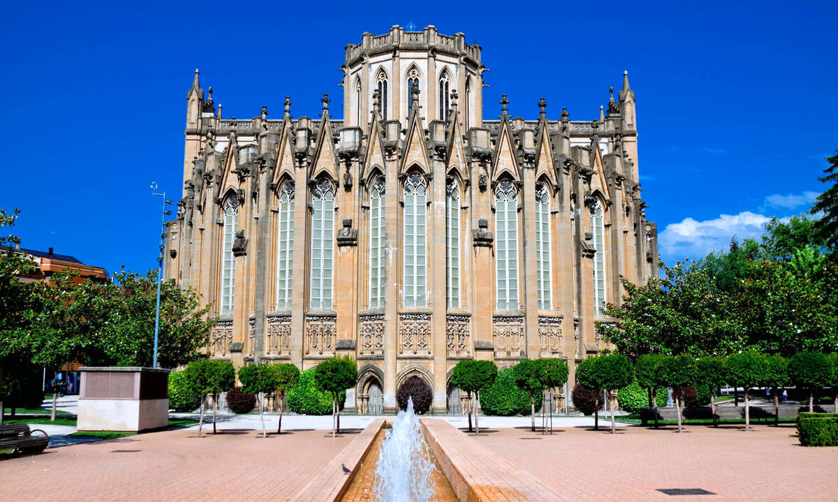 Из открытых истиочнииков. Собор Девы Марии.