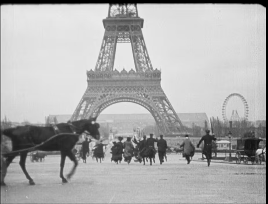 Кадр из фильма «Гонка париков» Жоржа Ато, 1906 год.