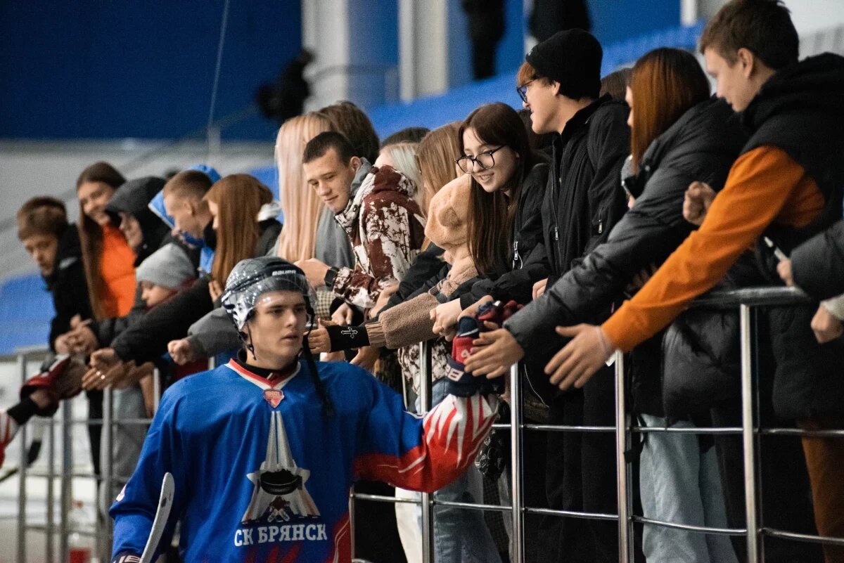    Матчи НМХЛ продлятся до апреля. Вход на домашние встречи для зрителей свободный.