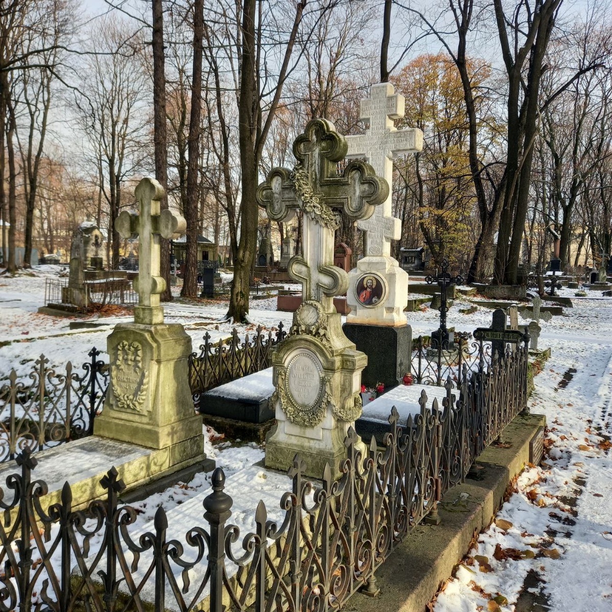 Фамильное захоронение Фета.