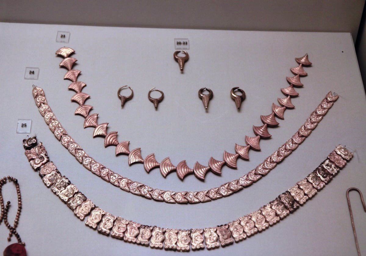 Минойские золотые украшения. 1700-1400 гг. до н.э.