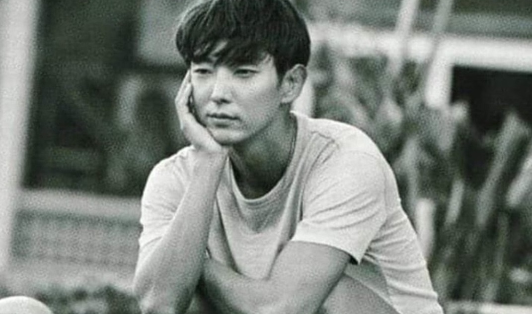 Немного пригорюнившись...