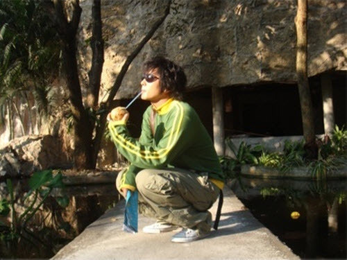 Он так даже питается!