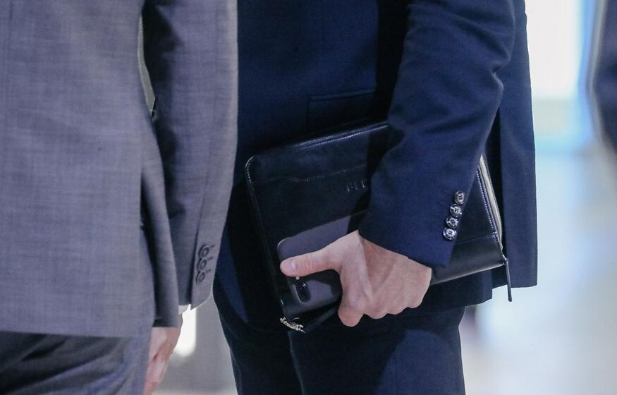    Чиновников лишили доплат к пенсии. Что случилось?