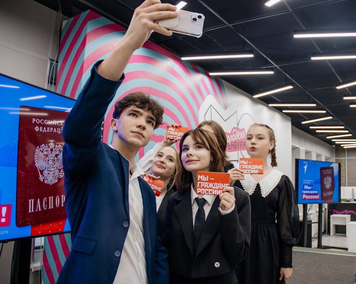    Представители «Движения первых» встретились с председателем Избиркома Оренбуржья Кристина Просвиркина