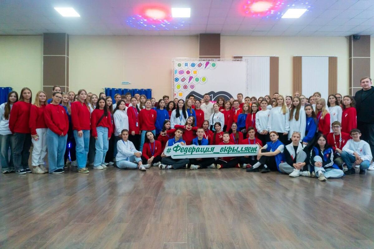  📷    Оренбургские школьники прокачали лидерские и медийные навыки на сменах «Движения первых» Андрей Севостьянов