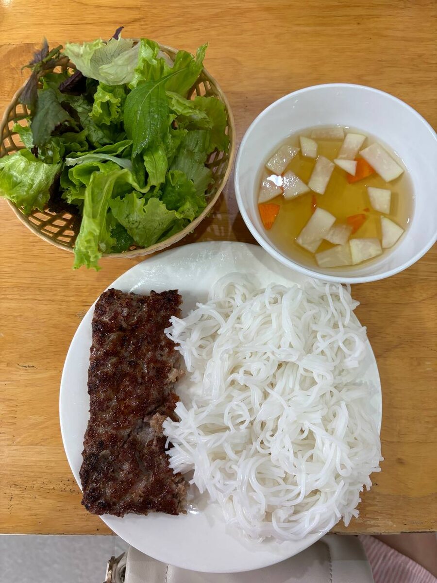 Выглядит не впечатляюще, но для русского человека вкус божественный.