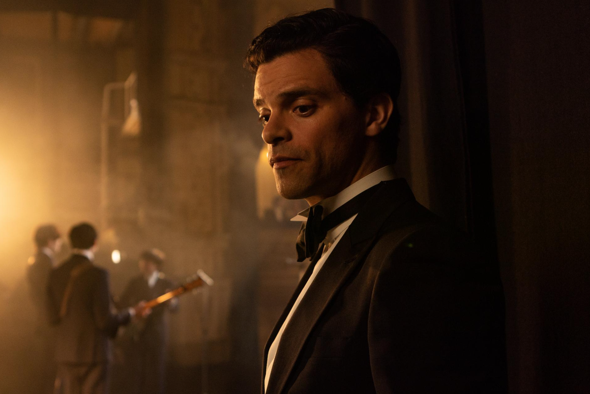 Джейкоб Форчун-Ллойд в фильме "Человек-Мидас"(Пятый Битл)