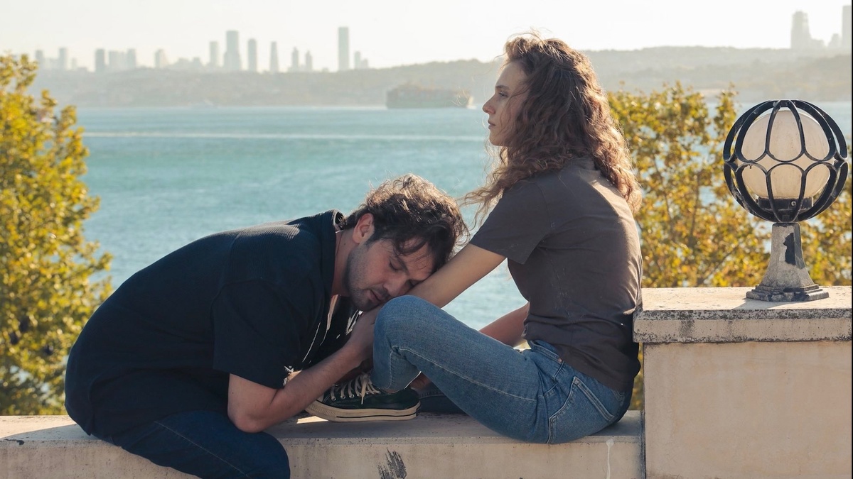 Кадры из сериала «Гений». Источник: https://www.showtv.com.tr/ 