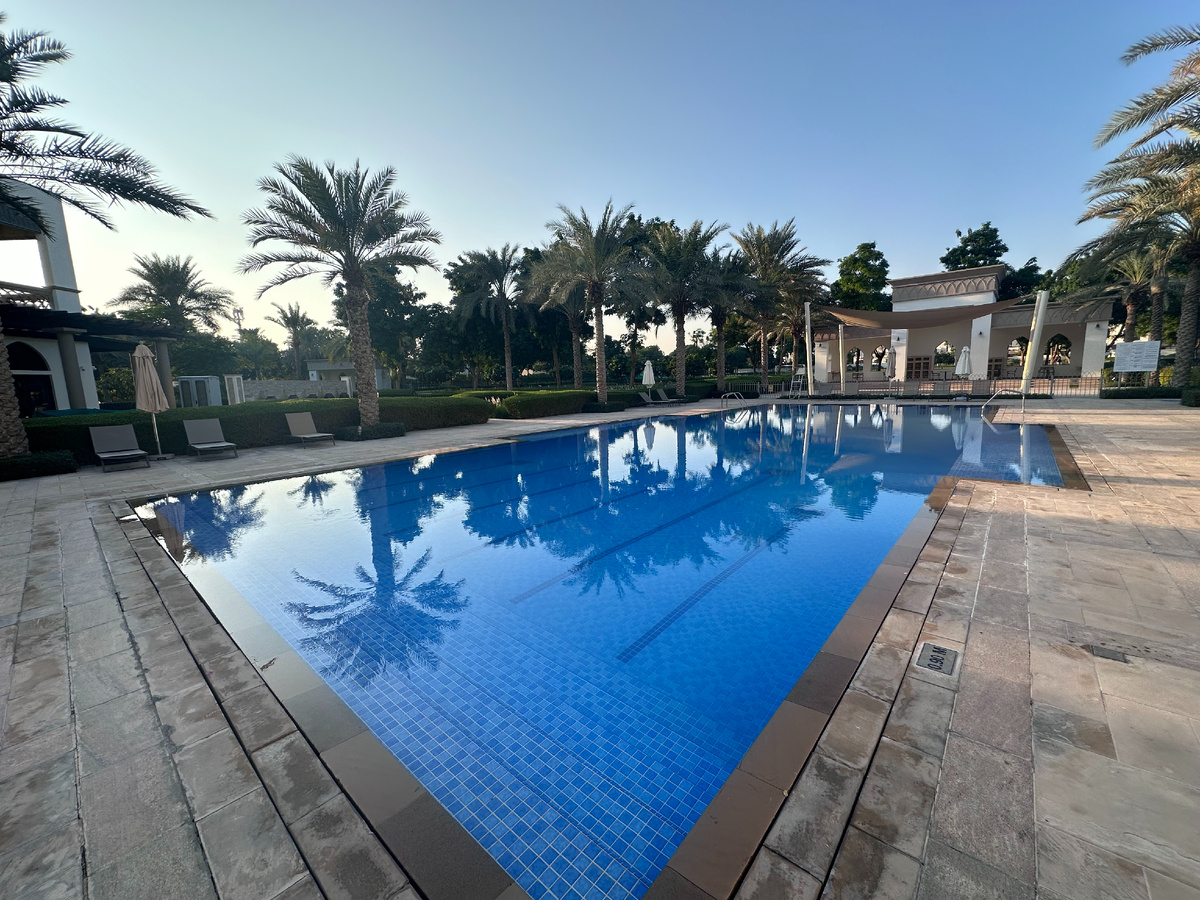 Общий бассейн для всех жителей района Arabian Ranches 2