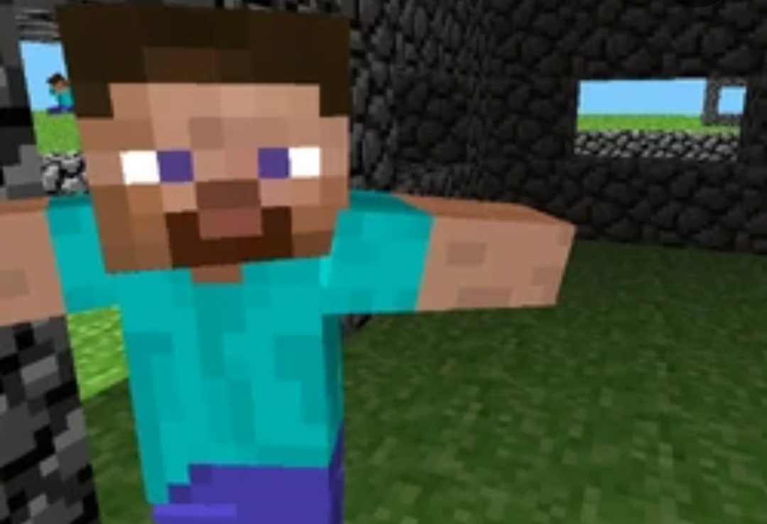 Только сейчас заметила что на заднем плане ещё один бегает 😅